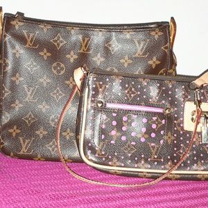 **BUNDLE/TWO Louis Vuitton shoulder bags